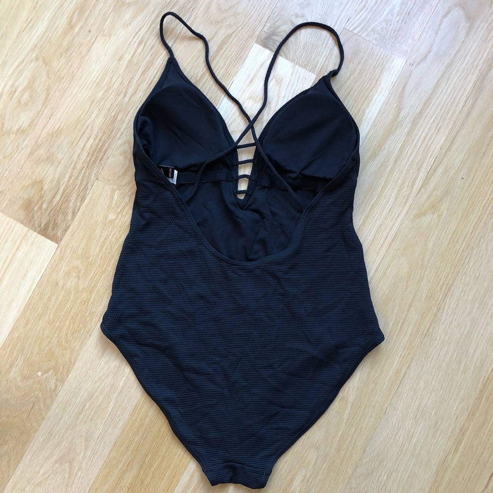 Swimsuit - Picture 4 of 7